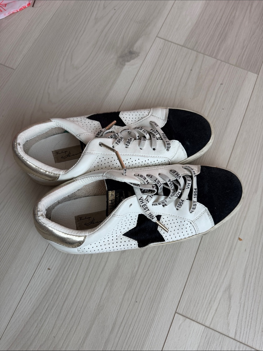 Vintage Havana White & Black Star Accent Sneakers